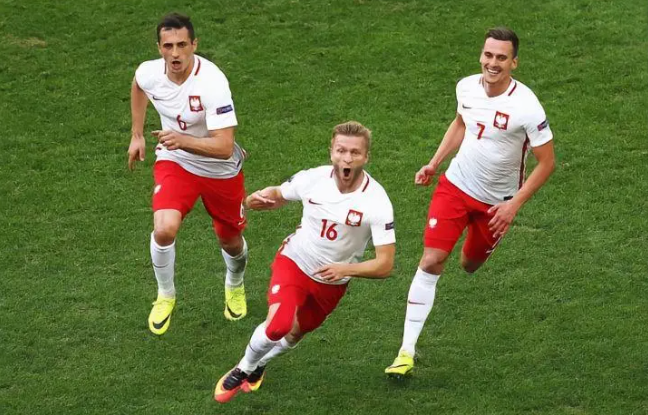 <a href='https://www.shbjlm.com/news/tag/1145542.html' style='color: blue;'>2021欧洲杯波兰国家队阵容</a>：坚韧与实力的完美融合
