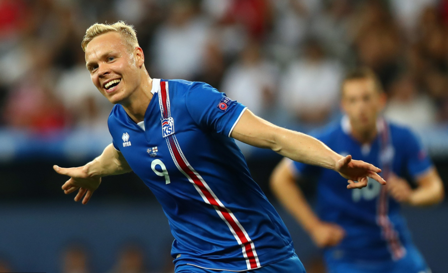 2016年欧洲杯上的西格索尔松：冰岛锋线的冷酷杀手