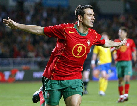 2004年欧洲杯上的保莱塔：葡萄牙的锋线尖刀
