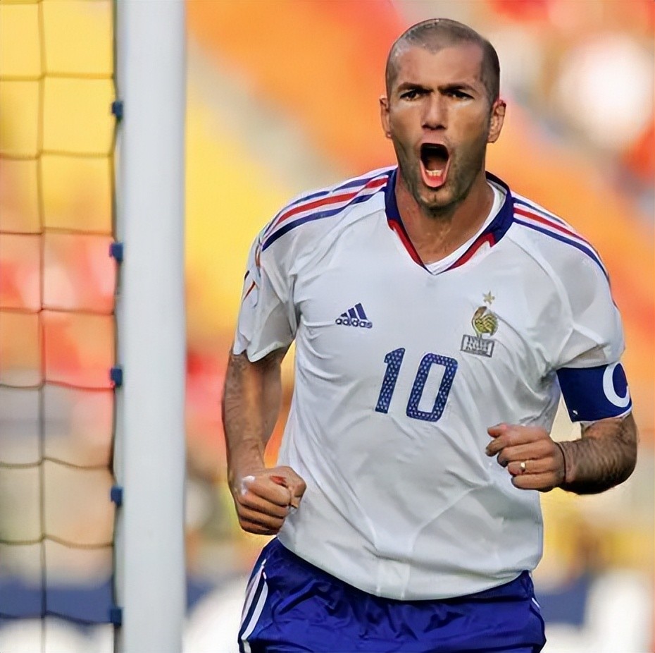 齐内丁·齐达内：2004年欧洲杯上的传奇身影