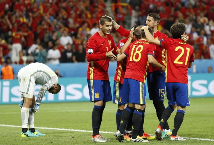 西班牙荣耀：2020年欧洲杯的辉煌之旅