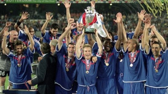 法国荣耀：2000年欧洲杯法国队的辉煌篇章