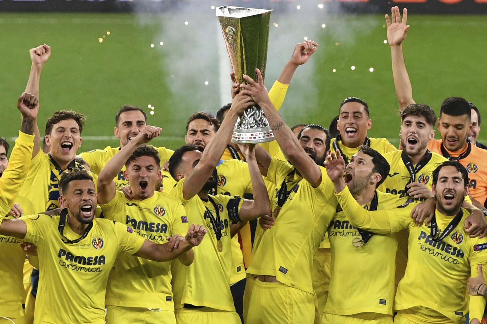 黄潜逐浪:比利亚雷亚尔的欧冠逆袭与坚守