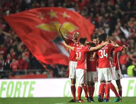 本菲卡欧冠征途：绝境中寻生机，逆袭待有时