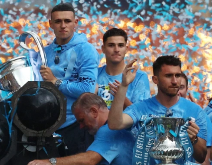 蓝月狂飙:曼城欧冠征途的荣耀乐章